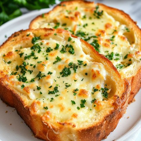 Cheesy Texas Toast Toast Garlic Bread, Cinnamon Toast Recipe, Texas Toast Bread, Texas Toast Garlic Bread, Toast Bread, Garlic Bread Recipe, Texas Toast, Vegan Mayonnaise, Cheese Toast