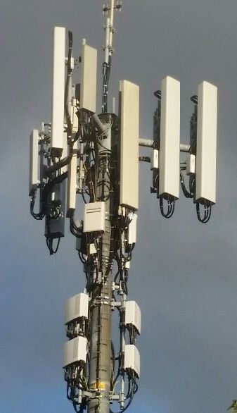 Communication Tower, Alien Spacecraft, Surface Modeling, Cell Tower, Industrial Architecture, Arte Robot, Mechanical Design, Prop Design, Futuristic Architecture