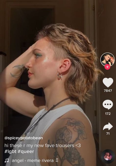 Tapered Mullet Haircut Women, Shaved Sides With Short Hair, Long Hair With Undercut Side Shave, Short Hairstyle Mullet Women, Bobs With Undercut Shaved Sides, Fade Mullet Haircut Women, Soft Mullet Undercut, Mullet With Undercut Hairstyle Women, Masculine Mullet For Women