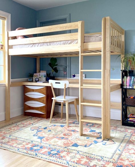 Get back to school ready with the ultimate loft bed and desk combo! Perfect for creating a cozy study nook and maximizing space for all their adventures. ⁠ .⁠ @realitydaydream⁠ .⁠ #mymaxtrix #BackToSchool #StudySpace #KidsFurniture 3x4 Bedroom Ideas, 3x4 Bedroom Design, Bedroom Design Aesthetic, Room Ideas Bunk Beds, Bedroom Ideas Bloxburg, Loft Beds For Kids, Loft Beds For Small Rooms, Beds For Kids, Ideas Habitaciones