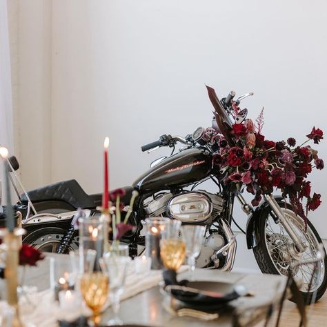 Car Theme Wedding Ideas, Harley Wedding Ideas, Harley Davidson Wedding Ideas, Biker Wedding Theme, Motorbike Wedding, Racing Wedding, Harley Wedding, Harley Davidson Wedding, Bike Wedding