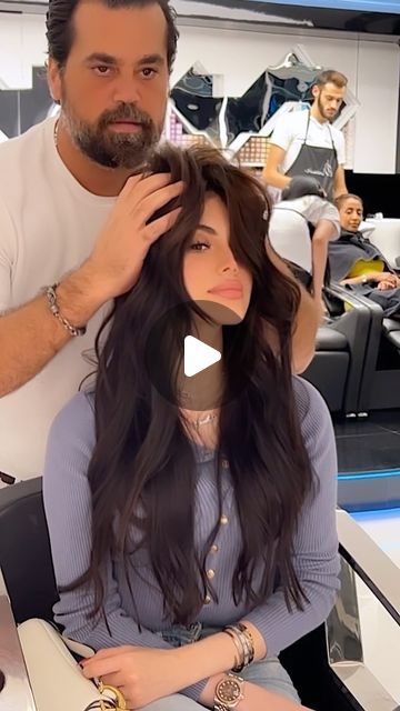 Mounir on Instagram: "Haircut transformation by @mounir  Beautiful @marwa.ibrm" 2022 Haircut, Haircut Transformation, Summer Hair Highlights For Brunettes, Highlights For Brunettes, Summer Hair Highlights, Summer Balayage, Beautiful Haircuts, Hair Color For Brunettes, Color For Brunettes