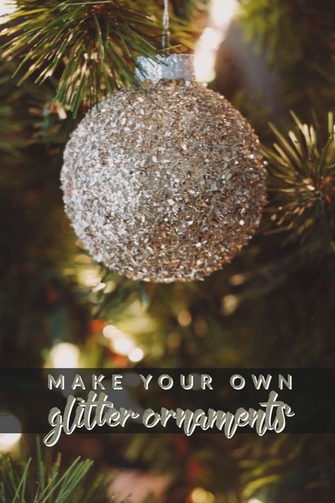 Diy Christmas Ornaments Glitter Balls, Making Glitter Ornaments, Glitter Plastic Ornaments Diy, Diy Sparkle Ornaments, Diy Sparkly Ornaments, How To Glitter Ornaments, Diy Ornaments Glitter, Christmas Light Ornaments Diy, Diy Glitter Ornaments With Modge Podge