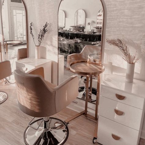 Salon Decor Studio, Cabinet Decor Ideas, Salon Suite Decor, Nbr Extensions, Manicure Tables, Nail Salon Equipment, Minerva Beauty, Small Salon, Salon Design Ideas