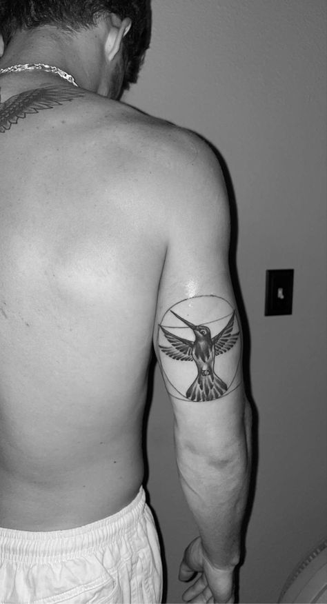 Men Hummingbird Tattoo, Hummingbird Tattoo For Men Guys, Men’s Hummingbird Tattoo, Male Hummingbird Tattoo, Humming Bird Tattoo For Men, Mens Hummingbird Tattoo, Da Vinci Hummingbird, Da Vinci Tattoo Ideas, Hummingbird Tattoo Men