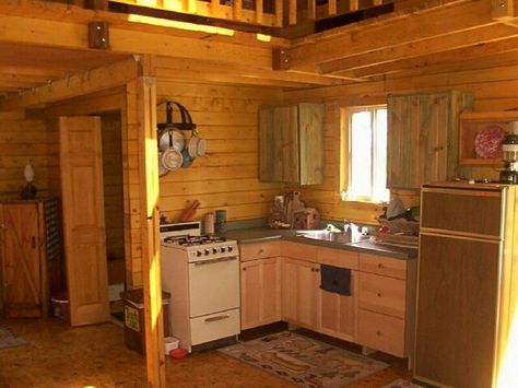 Small but efficient Small Log Cabin Kitchens, Small Cabin Decorating Ideas, Small Cabin Kitchen Ideas, Small Cabin Kitchens, Cabin Decorating Ideas, Small Cabin Ideas, Small Rustic Kitchens, Log Cabin Kitchens, Dapur Rustic