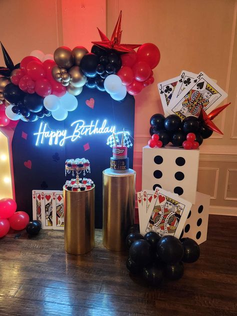 Cards Theme Birthday Party, Poker Night Decor Ideas, Card Party Theme Decor, 50th Birthday Party Ideas For Men Casino Theme, Poker Bday Party Ideas, Birthday Party Casino Theme, Fancy Casino Theme Party, Black Jack Party Ideas, Themes For Men Birthday Party