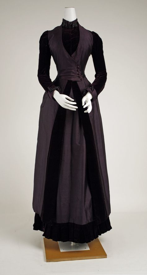 Walking Ensemble: ca. 1887–88, American or European, silk, glass. Walking Dress, 1880s Fashion, 19th Century Clothing, 1800s Fashion, Bustle Dress, 19th Century Fashion, Old Dresses, Century Clothing, Victorian Clothing