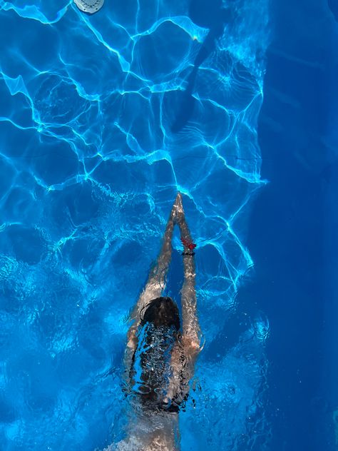 Learn To Swim Aesthetic, Swimming Classes Aesthetic, Learn Swimming Vision Board, Swimming Photos Aesthetic, Swimming Asthetic Picture, Swimming Vision Board, Swim Aesthetic Pool, Nadar Aesthetic, Swimming Aesthetic Pool