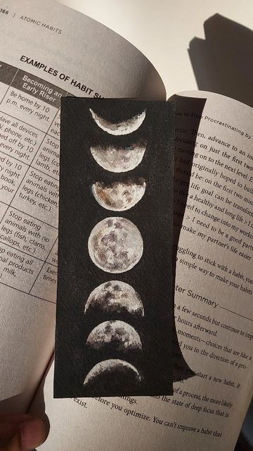 Diy Corner Bookmarks, Bookmarks Crochet, Bookmark Crochet Tutorial, Moon Bookmark, Bookmark Easy, Diy Valentine Gifts For Boyfriend, Bookmarks Diy, Bookmark Crochet, Handmade Bookmarks Diy