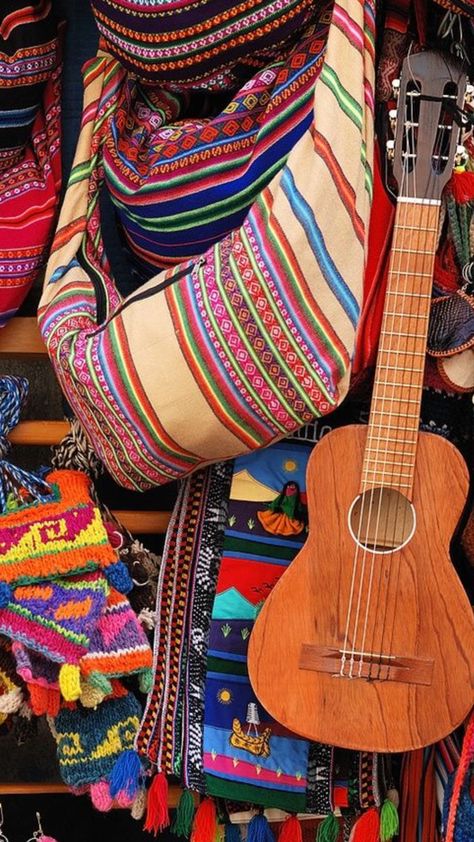 Peruvian Culture, Latina Aesthetic, Bolivia Travel, Peruvian Textiles, Spanish Speaking Countries, Lake Titicaca, Hippie Decor, Hippie Bags, Cultural Diversity