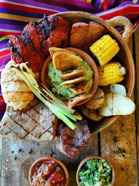 Parrilladas típicas de Guatemala Guatemala Food, Guatemalan Food, Arte Ganesha, Ilocos Region, Guatemalan Recipes, Guatemala Travel, Food Substitutions, April 2024, Central America