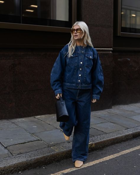 10 Of The Hottest Products On Instagram Right Now Denim Outfit Fall, Double Denim Outfit, Collarless Denim Jacket, Looks Jeans, Fashion Trend Forecast, Denim On Denim, All Jeans, Double Denim, Denim Trends