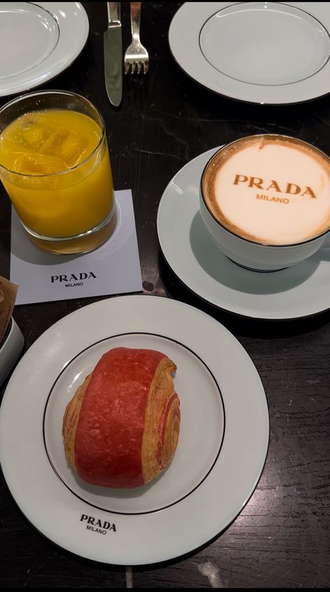 Brunch Aesthetic London, Prada Cafe London, Brunch Aesthetic Instagram, Harrods Aesthetic, Prada Cafe, Restaurant Snap, Raspberry Buns, London Snap, London Diaries