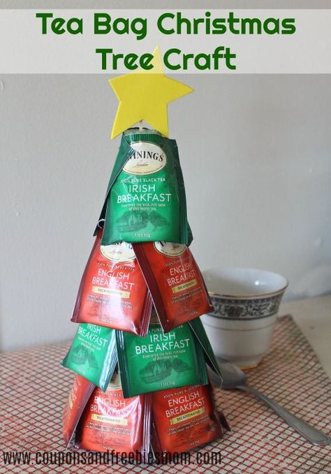 Tea Bag Christmas Tree Craft - fun easy holiday gift idea! Perfect for Christmas parties too. See how we did it in this simple tutorial Diy Tea Bags, Carolyne Roehm, Simple Holiday Gifts, Christmas Tree Craft, Christmas Lists, Homemade Holiday Gifts, Hot Chocolate Gift, Boyfriends Mom Gifts, Tea Diy