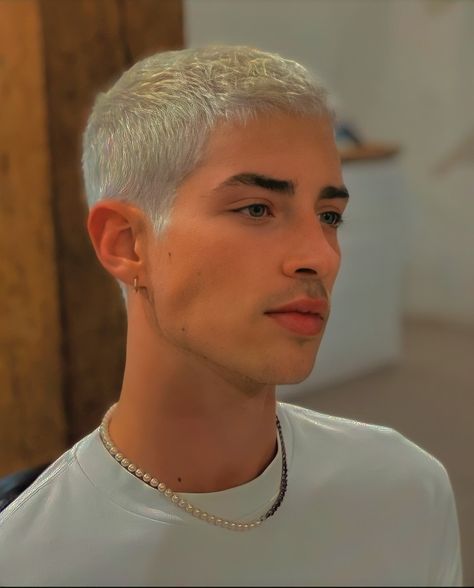 White Hair Buzzcut Men, White Man Haircut Men Styles, White Short Hair Men, Short White Hair Men, Silver Buzzcut, Men Platinum Hair, White Buzzcut, Platinum Hair Men, Platinum Blonde Buzzcut