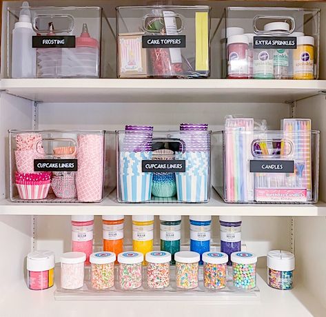 Bakery Pantry Organization, Bakery Cabinet Organization, Baking Storage Cabinet, Dream Baking Kitchen, Baking Storage Ideas Organized Kitchen, Baking Kitchen Organization Ideas, Cake Pantry Organization, Bake Room Ideas, Baking Kitchen Organization