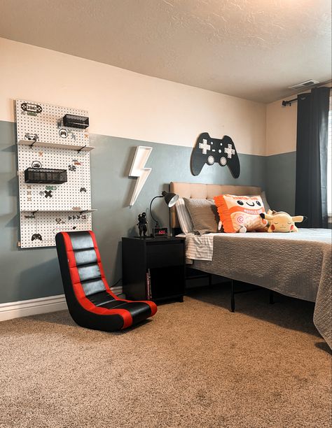 Game Themed Boys Bedroom, Room Ideas For 10 Year Boy, Black Brick Bedroom, Boys Bedroom 8-10, Boys Bedroom Ideas 10 Year, Boys Room 8-10, Teen Boys Gamer Bedroom Ideas, Boys Room 10-12, Little Boy Gamer Bedroom