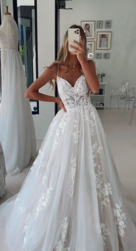 Wedding Dress Fairytale, Fairytale Wedding Dress, Wedding Dress Romantic, Boho Styl, Romantic Wedding Dress, Unique Wedding Dresses, Fairy Tale Wedding Dress, Simple Wedding Dress, Dresses Unique