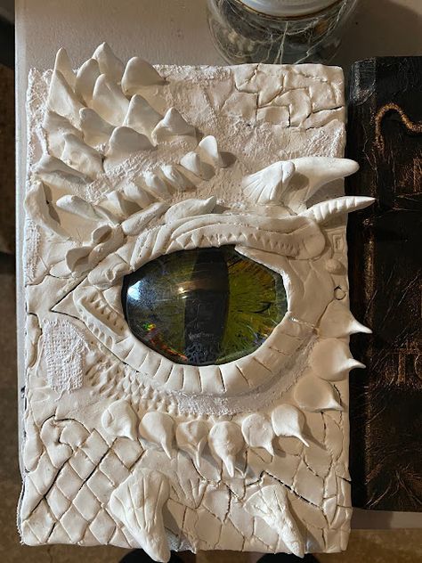 Creepy Halloween Decorations Diy Spell Books, Dragon Spell Book, Dragon Eye Book Cover Diy, Creepy Book Covers Diy, Spooky Books Diy, Halloween Book Of Spells Diy, Spell Book Covers Diy, Diy Magic Book, Diy Spell Books For Halloween