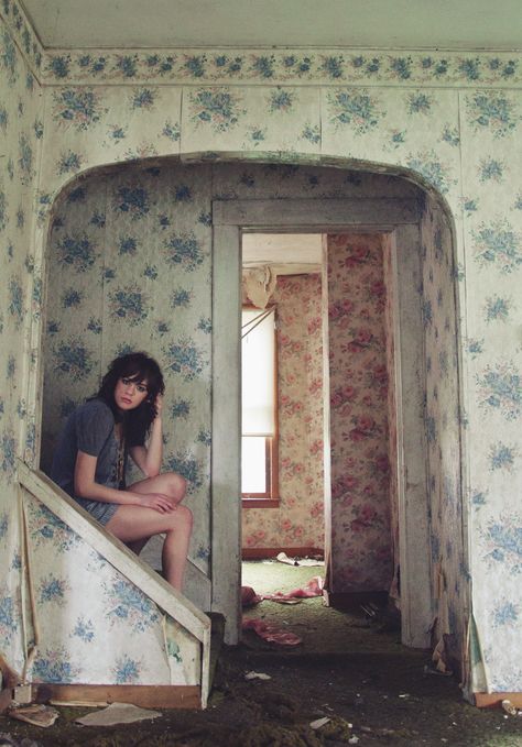 Wallpaper Layers, Abandoned House, Southern Gothic, Abandoned Buildings, Old Buildings, Abandoned Houses, Where The Heart Is, Vintage Wallpaper, Over It