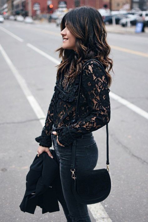 STYLING SNAKE PRINT Black Lace Blouse Outfit, Lace Blouse Outfit, Black Lace Top Outfit, Lace Shirt Outfit, Black Lace Shirt, Pastel Outfit, Black Lace Blouse, Lace Outfit, Blouse Jeans