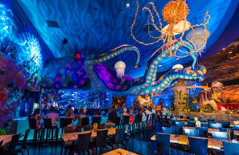 Check out these GREAT, unique restaurants at Disney Springs - Walt Disney World Disney Parque, Disney Tourist Blog, Disney World Rides, Prehistoric World, Disney World Magic Kingdom, Disney Restaurants, Disney Vacation Planning, Table Service, Universal Orlando Resort