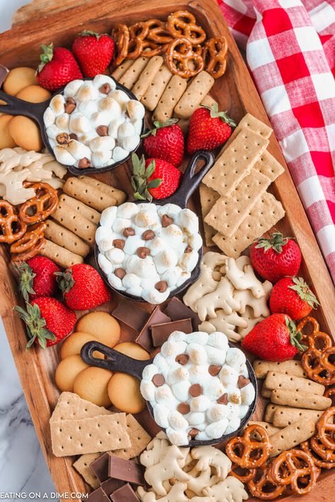 S’mores Dip Charcuterie Board, Smores Dip Charcuterie Board, S’mores Dip Board, Dessert Dip Board Ideas, S’more Charcuterie Board Designs, Dessert Charcuterie Board Halloween, Dessert Dip Charcuterie Board, Smores Charcuterie Board Ideas, Smore Charcuterie Boards