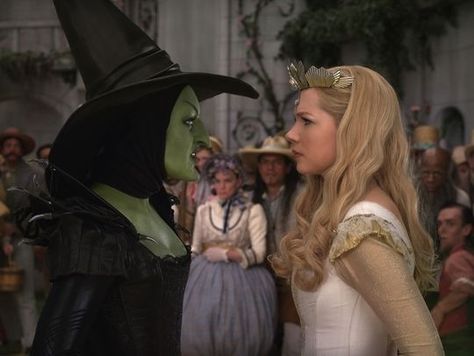 Mila Kunis as The Wicked Witch of the West and Michelle Williams as Glinda in Sam Rami's Oz The Great and Powerful. Just Give Me A Reason, Oz The Great And Powerful, Disney Live Action Movies, Glinda The Good, Which Witch, Wicked Witch Of The West, Glinda The Good Witch, Good Witch, The Wonderful Wizard Of Oz