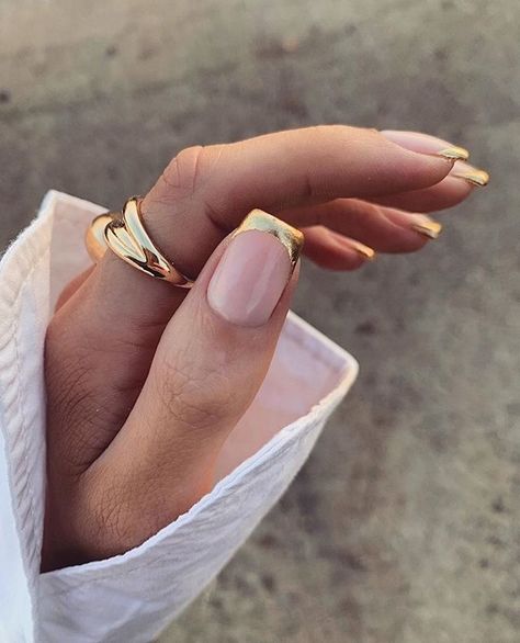 Gold Accent Nails Acrylic, Gold Accented Nail Inspiration, Chrome Tip Nails French Manicures, 1920 Nails, Nails For Greece Vacation, Current Nail Trends 2023, Gold Accent Nails, Gold Tip Nails, Shower Tok