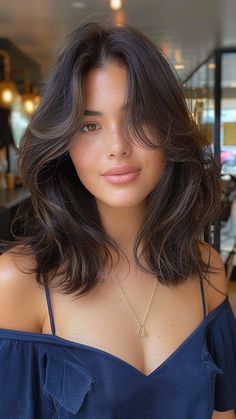 Layered Haircuts For Medium Hair, Oval Face Hairstyles, Wavy Haircuts, Haircuts For Wavy Hair, Shoulder Length Hair Cuts, Haircuts For Medium Hair, Haircuts Straight Hair, Penteado Cabelo Curto, Medium Hair Cuts