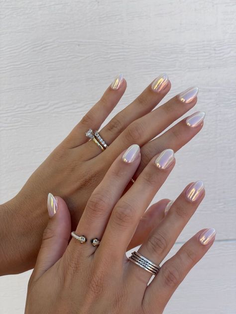 Aura nails in chrome Simple Metallic Nails, Chrome Nails No Acrylic, Short Shellac Nails Chrome, Chrome Mani And Pedi, Short Biab Nails Chrome, Chrome Nails Summer 2023, Short Chrome Acrylics, White Chrome Gel Nails Short, Metallic Shellac Nails