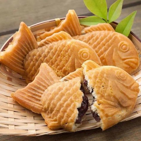 Dorayaki Recipe, Japan Dessert, Desserts Japonais, Honey Pancakes, Comfort Desserts, Buttery Biscuits, Japanese Dessert, Food O, Japanese Sweets