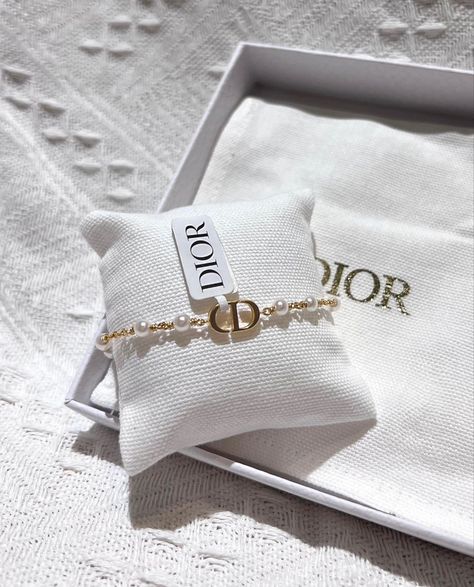 Christian Dior 2023, Dior 2023, Dior Bracelet, Preppy Jewelry, Expensive Jewelry Luxury, 2023 Ss, Luxe Jewelry, Jewelry Accessories Ideas, Dior Jewelry