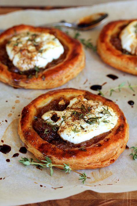 Caramelized Onion, Goat Cheese, and Balsamic Tartlets Goat Cheese, Goat Cheese Tart, Cheese Puff Pastry, Goat Cheese Recipes, Caramelized Onion, Pastry Recipes, Caramelized Onions, Cheese Recipes, Appetizers For Party