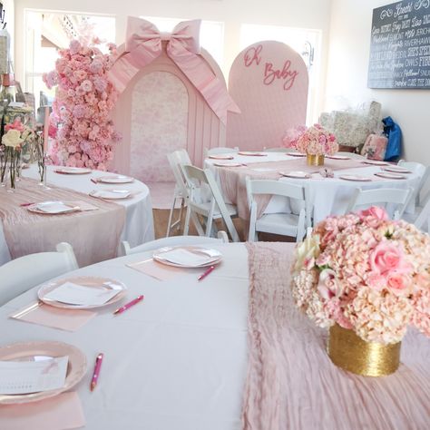 Bow Theme Baby Shower ��🎀🌸 #bow #bowtheme #bowthemebabyshower #bowthemedparty #bowbackdrop #pinkbow #pinkbows🎀 #pinkbowtheme #pinkbowtheme🎀 #babyshower #babyshowerideas #babyshowerbackdrop #babyshowerflowers #fauxflowers Ribbons And Bows Baby Shower Theme, Pink Rose Baby Shower Ideas, Pink Baby Shower Table Setting, Bow Theme Baby Shower Ideas, Pink Bow Baby Shower Theme Decor, Love Shack Fancy Baby Shower Theme, Bow Baby Shower Theme Girl, Coquette Baby Shower Theme, Tutu Baby Shower Theme