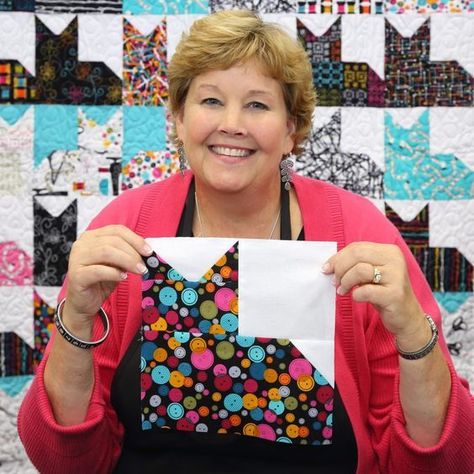 Missouri Quilt Tutorials, Missouri Star Quilt Company Tutorials, Missouri Star Quilt Tutorials, Cat Quilt Block, Paws Cat, Cat Quilt Patterns, Missouri Quilt, Missouri Star Quilt Company, Quilting Videos