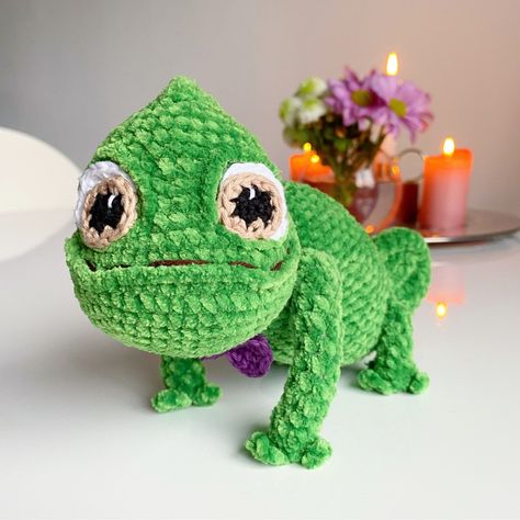 Crochet Pascal, Chameleon Crochet, Rapunzel Pascal, Crochet Star, Popular Toys, Crochet Animal, Mermaid Dolls, I Was Wrong, Animal Patterns