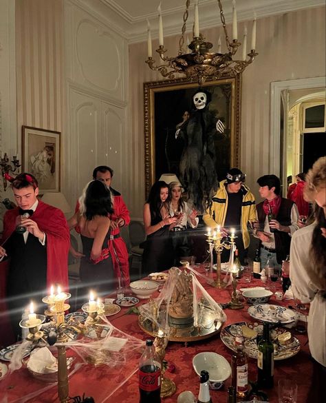 Vampire Party, Mystery Dinner Party, Halloween Party Dinner, Mystery Dinner, Halloween House Party, Chic Halloween, The Great, Mystery Party, Halloween Dinner