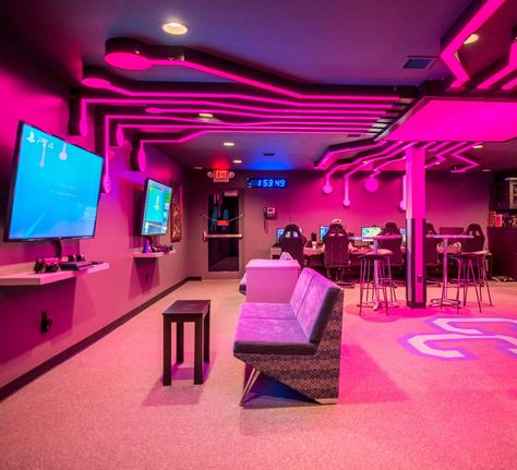 Columbia College Game Hut | Video Game Center Design Boys Game Room Ideas, Playstation Room, Video Game Room Decor, Games Room Inspiration, Arcade Bar, Gaming Lounge, Gaming Center, Game Cafe, Arcade Room