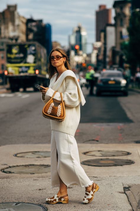 NYFW Day 3 Clogs Street Style, Clog Outfit, Clogs Outfits, Birkenstock Outfit, Clogs Outfit, New York Street Style, Popsugar Fashion, Trendy Summer Outfits, Street Style Winter