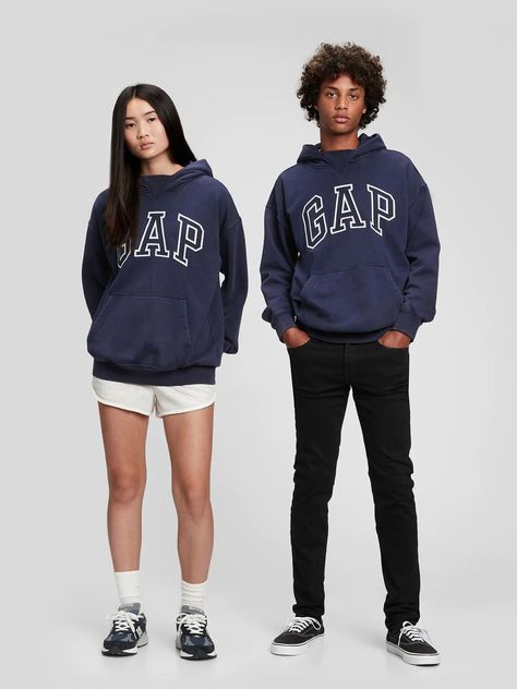 Discover great products at the best prices at Dealmoon. Teen Gap Logo Hoodie. Price:$16.32 Gap Sweatshirt Outfit, Hoodie Outfit Street Style, Gap Outfits Women, Gap Hoodie Outfit, Gap Clothes, Hoodie Gap, Gap Outfits, Gap Sweatshirt, Gap Hoodie