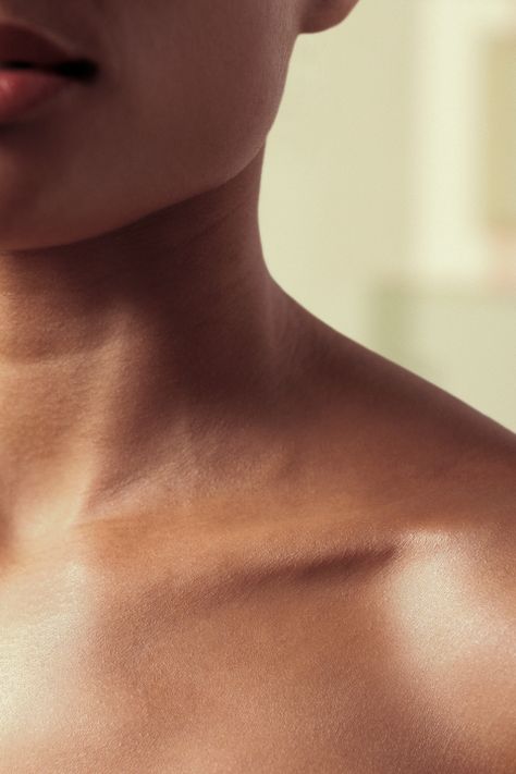 5 Ways to Get a Firmer, Youthful Neck and Chest: For Extra Help, Consider Seeing a Derm: If you're curious about more advanced solutions, a prescription retinoid cream such as Renova (around $280 for a 40-gram tube) can improve crepey skin or sunspots after three months. For faster results, in-office treatments—most of which take an hour each and involve just a little redness or swelling after—can work within four to six weeks. Ultherapy uses ultrasound to tighten loose skin in one to three trea Loose Neck Skin, Neck Acne, Tighten Loose Skin, Crepey Skin, Tighten Skin, Song Of Achilles, Skin Care Wrinkles, Anti Aging Tips, Skin Care Cream