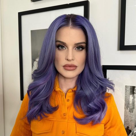 Kelly Osbourne has talked openly about feeling under ‘pressure’ to lose weight after having her first child last year. Kelly, 38, and her Slipknot boyfriend Sid Wilson welcomed their son Sidney into the world in 2022, and the doting mother has now stated that she wanted to’see how far she could go’ on her weight […] Source My Celebrity Life.