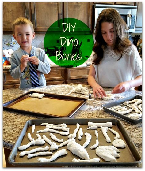 diy dino bones Paleontologist Party, Dinosaur Week, Dinosaur Party Food, Dino Bones, Jurassic Park Birthday Party, Jurassic Park Party, Birthday Party At Park, Jurassic Park Birthday, Dinosaur Dig