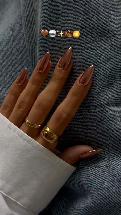 Nail Fall Inspiration, Autumn Inspo Nails, Nails Ideas Autumn 2024, Short Nails For Autumn, Cute Nails Autumn, It Girl Nails Aesthetic, Fall Beauty Aesthetic, Nails For Autumn 2024, Autumnal Nails 2024