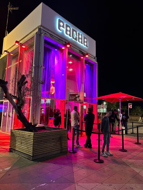 #pacha #club #barcelona #night Barcelona Night Clubs, Italian Night Club, Club Design Interior, Barcelona Club, Barcelona Nightlife, Barcelona House, Barcelona Aesthetic, Underground Club, Italian Night