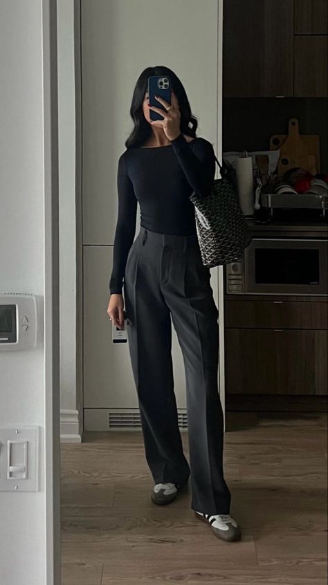 outfit ideas Business Vintage Outfit, Business Casual Long Skirt Outfits, Long Skirt With Tights, Business Casual For Summer, Outfits 40 Year Old Woman, Professional Outfits Women Summer, High Class Women, Office Outfits Summer, Summer Business Casual Outfits