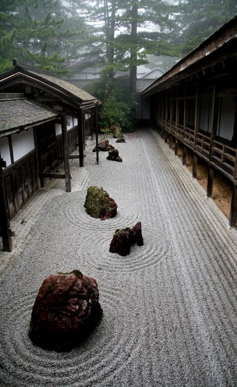 Japanese Gardens Design Ideas, Japanese Rock Garden, Zen Rock Garden, Japanese Garden Landscape, Zen Garden Design, Japanese Zen Garden, Japan Garden, Minimalism Lifestyle, Japanese Garden Design