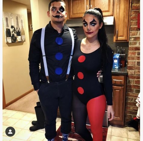 Couple clown costume jester makeup Halloween Salem costume ideas couple costume diy clown Jester Couple Costume, Dark Clown Couple Costume, Clown Costume Couple, Men Clown Costume, Diy Jester Costume, Couples Clown Makeup, Couple Clown Costume, Clown Costume Men, Couples Clown Costumes